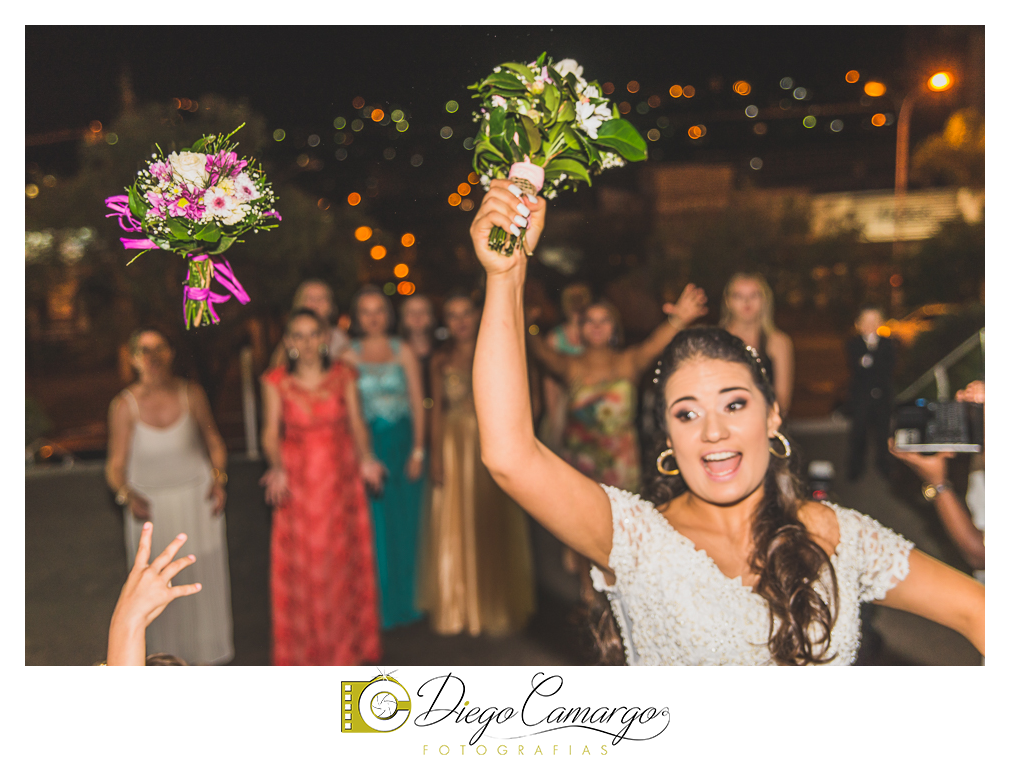 Este foi o casamento da Estela e Cristiano realizado na igreja Catedral de Caçador no dia 16 de abril de 2016.  Veja o vídeo e as fotos deste lindo casamento. Obrigado ao casal pela confiança, parabéns pela linda família