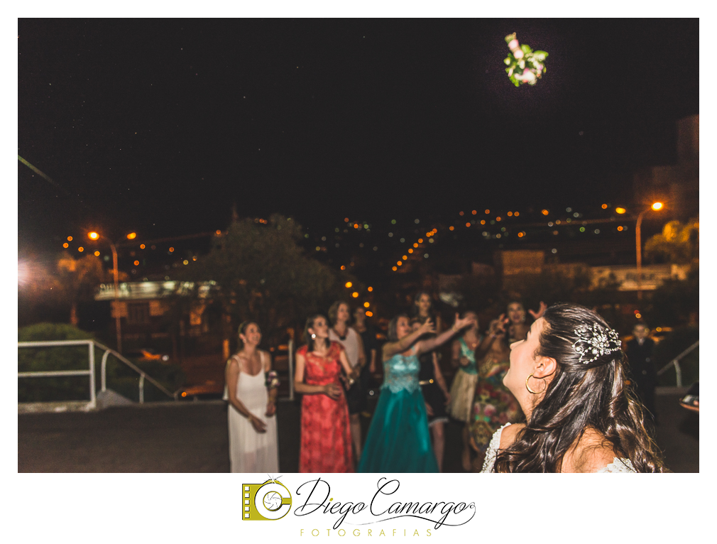 Este foi o casamento da Estela e Cristiano realizado na igreja Catedral de Caçador no dia 16 de abril de 2016.  Veja o vídeo e as fotos deste lindo casamento. Obrigado ao casal pela confiança, parabéns pela linda família