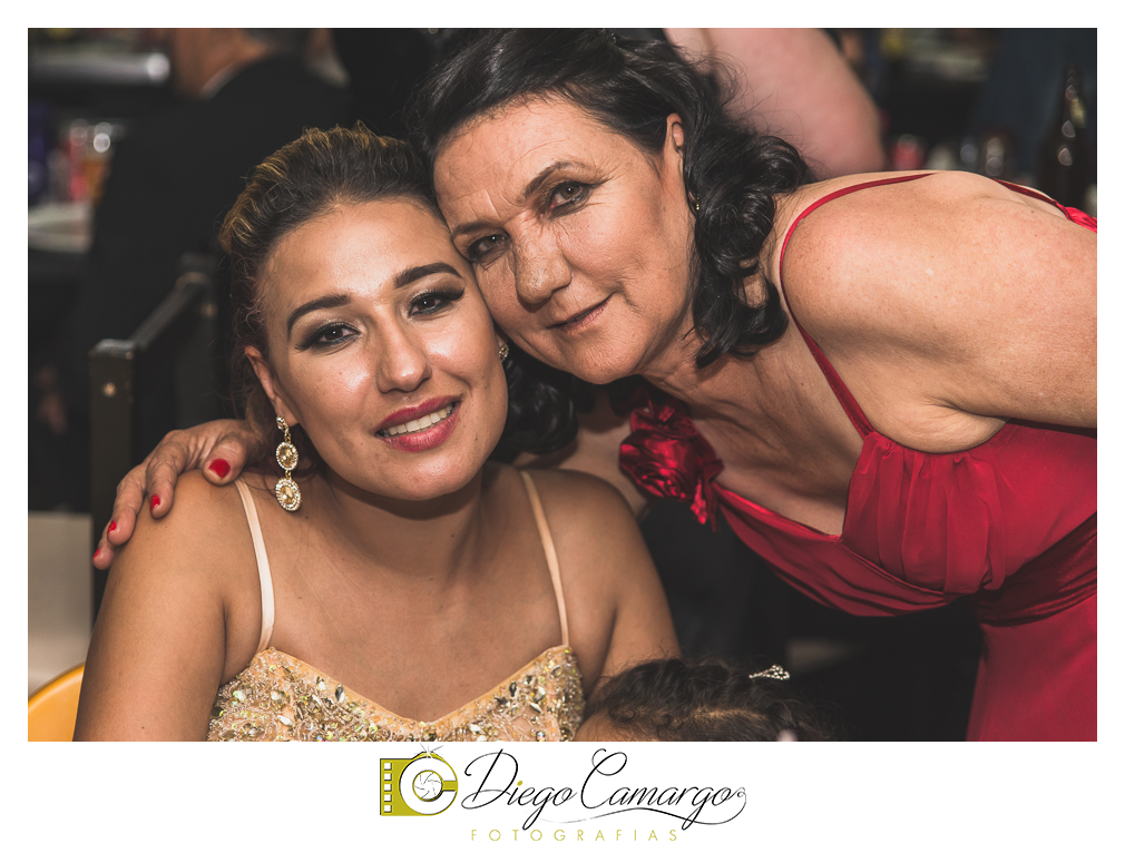 Este foi o casamento da Estela e Cristiano realizado na igreja Catedral de Caçador no dia 16 de abril de 2016.  Veja o vídeo e as fotos deste lindo casamento. Obrigado ao casal pela confiança, parabéns pela linda família