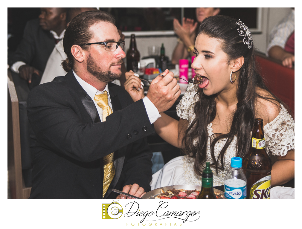 Este foi o casamento da Estela e Cristiano realizado na igreja Catedral de Caçador no dia 16 de abril de 2016.  Veja o vídeo e as fotos deste lindo casamento. Obrigado ao casal pela confiança, parabéns pela linda família