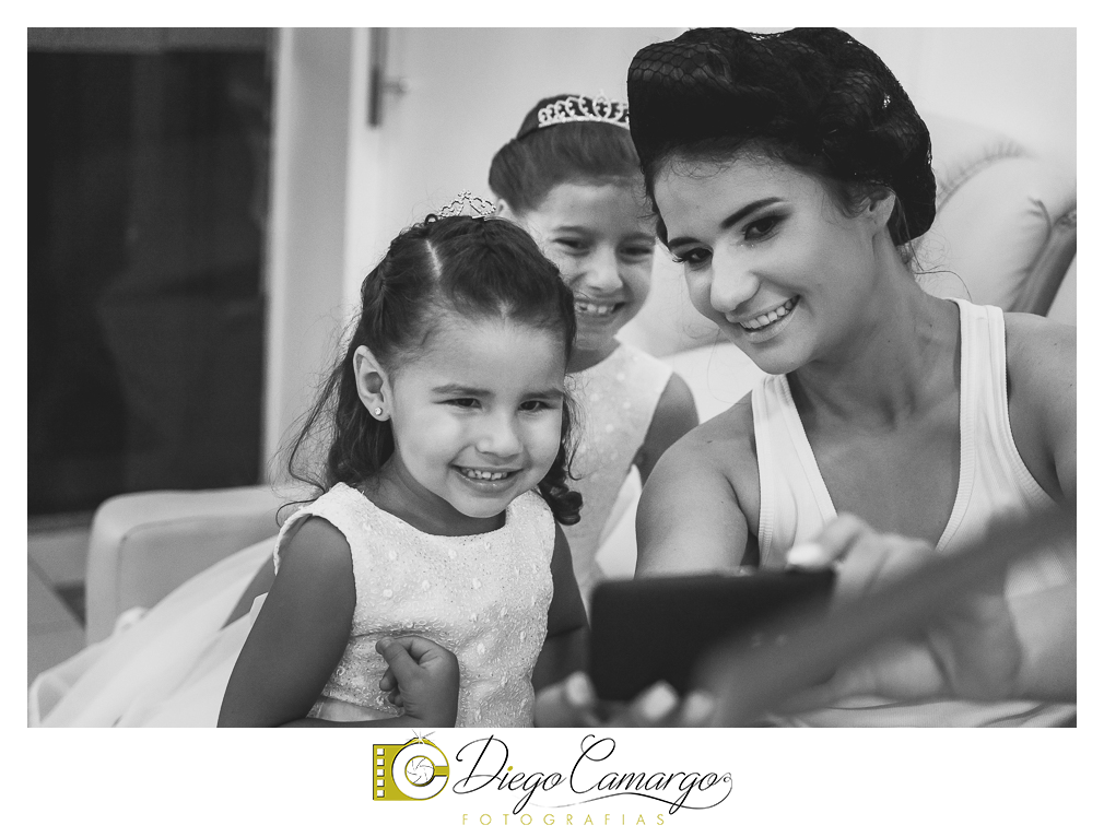 Este foi o casamento da Estela e Cristiano realizado na igreja Catedral de Caçador no dia 16 de abril de 2016.  Veja o vídeo e as fotos deste lindo casamento. Obrigado ao casal pela confiança, parabéns pela linda família