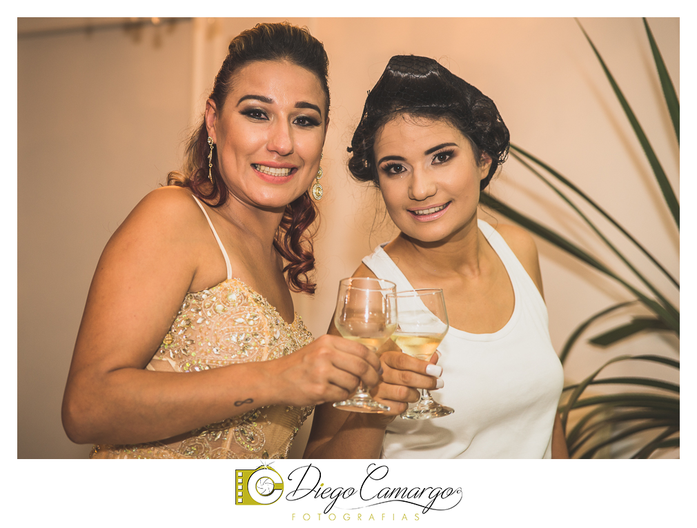 Este foi o casamento da Estela e Cristiano realizado na igreja Catedral de Caçador no dia 16 de abril de 2016.  Veja o vídeo e as fotos deste lindo casamento. Obrigado ao casal pela confiança, parabéns pela linda família