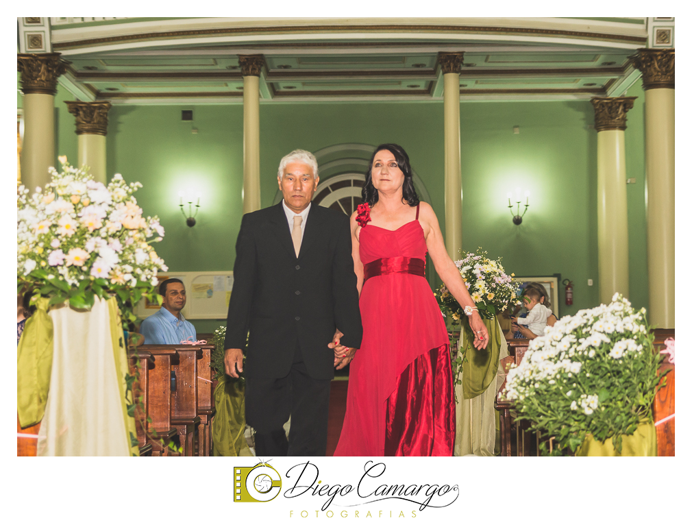 Este foi o casamento da Estela e Cristiano realizado na igreja Catedral de Caçador no dia 16 de abril de 2016.  Veja o vídeo e as fotos deste lindo casamento. Obrigado ao casal pela confiança, parabéns pela linda família
