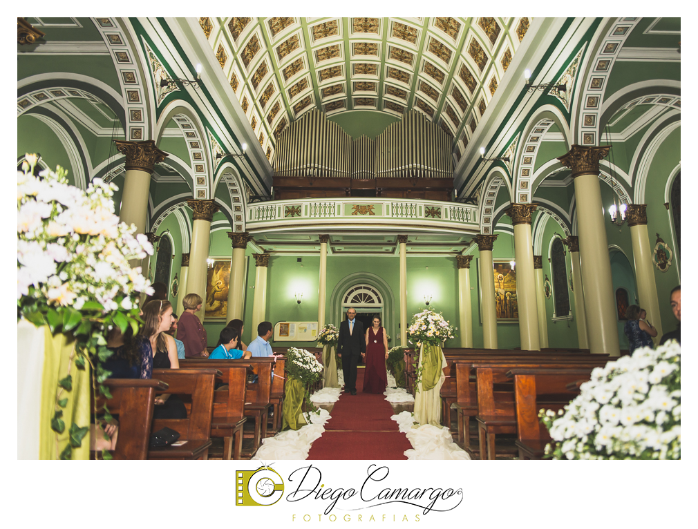 Este foi o casamento da Estela e Cristiano realizado na igreja Catedral de Caçador no dia 16 de abril de 2016.  Veja o vídeo e as fotos deste lindo casamento. Obrigado ao casal pela confiança, parabéns pela linda família