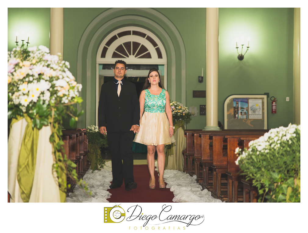 Este foi o casamento da Estela e Cristiano realizado na igreja Catedral de Caçador no dia 16 de abril de 2016.  Veja o vídeo e as fotos deste lindo casamento. Obrigado ao casal pela confiança, parabéns pela linda família