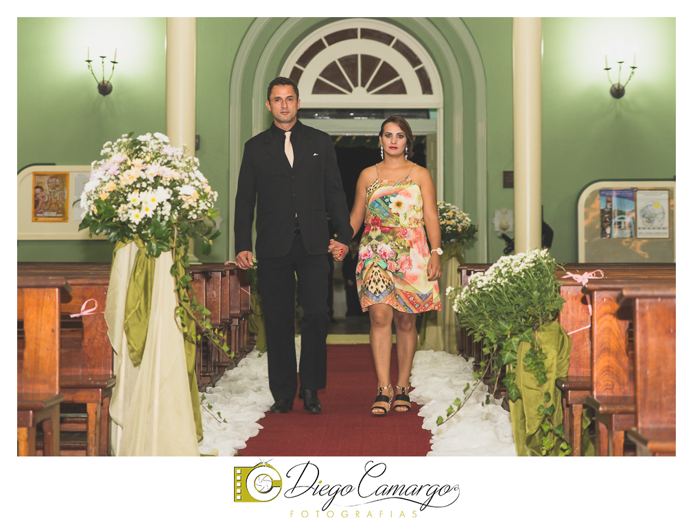 Este foi o casamento da Estela e Cristiano realizado na igreja Catedral de Caçador no dia 16 de abril de 2016.  Veja o vídeo e as fotos deste lindo casamento. Obrigado ao casal pela confiança, parabéns pela linda família