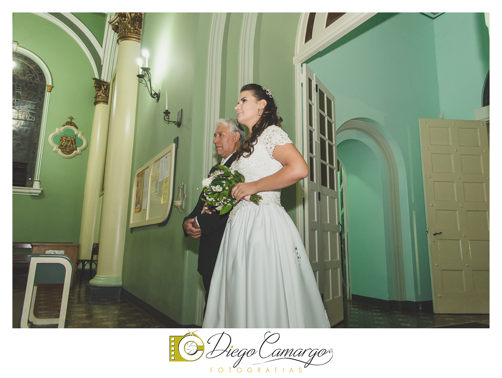 Este foi o casamento da Estela e Cristiano realizado na igreja Catedral de Caçador no dia 16 de abril de 2016.  Veja o vídeo e as fotos deste lindo casamento. Obrigado ao casal pela confiança, parabéns pela linda família
