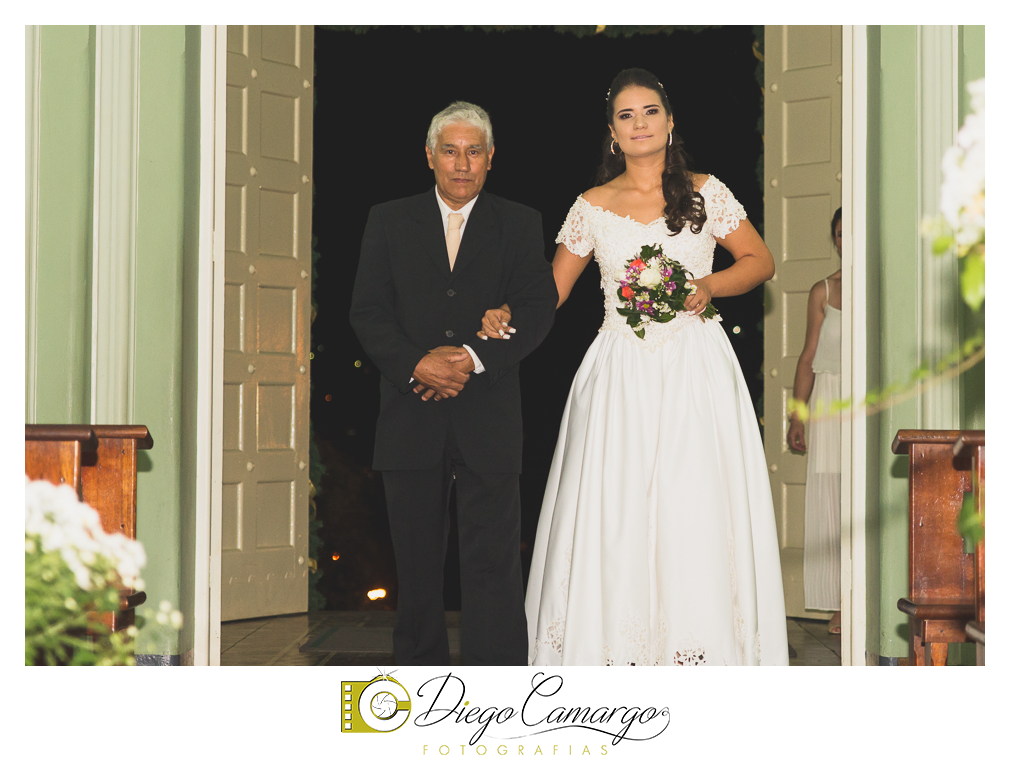 Este foi o casamento da Estela e Cristiano realizado na igreja Catedral de Caçador no dia 16 de abril de 2016.  Veja o vídeo e as fotos deste lindo casamento. Obrigado ao casal pela confiança, parabéns pela linda família