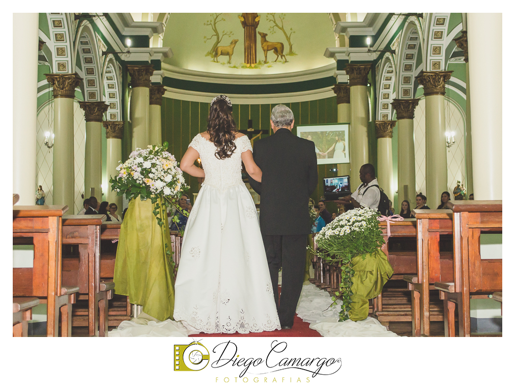 Este foi o casamento da Estela e Cristiano realizado na igreja Catedral de Caçador no dia 16 de abril de 2016.  Veja o vídeo e as fotos deste lindo casamento. Obrigado ao casal pela confiança, parabéns pela linda família