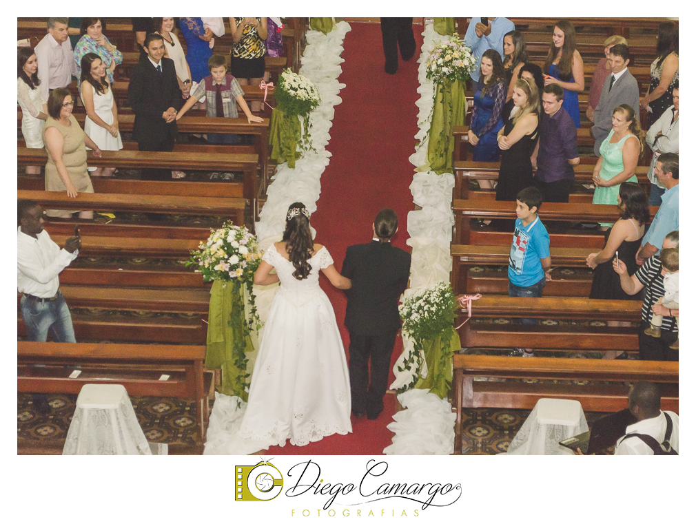 Este foi o casamento da Estela e Cristiano realizado na igreja Catedral de Caçador no dia 16 de abril de 2016.  Veja o vídeo e as fotos deste lindo casamento. Obrigado ao casal pela confiança, parabéns pela linda família