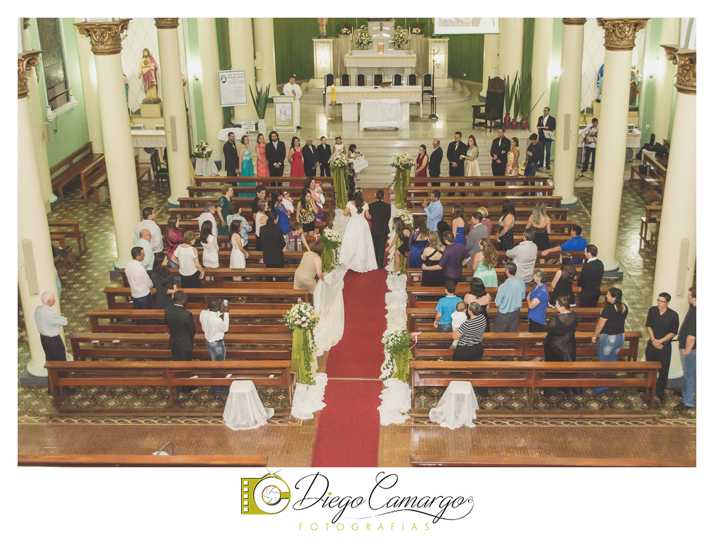 Este foi o casamento da Estela e Cristiano realizado na igreja Catedral de Caçador no dia 16 de abril de 2016.  Veja o vídeo e as fotos deste lindo casamento. Obrigado ao casal pela confiança, parabéns pela linda família