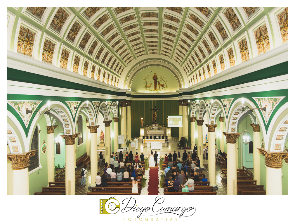 Este foi o casamento da Estela e Cristiano realizado na igreja Catedral de Caçador no dia 16 de abril de 2016.  Veja o vídeo e as fotos deste lindo casamento. Obrigado ao casal pela confiança, parabéns pela linda família