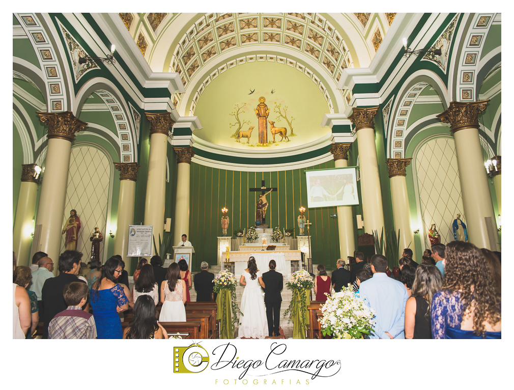 Este foi o casamento da Estela e Cristiano realizado na igreja Catedral de Caçador no dia 16 de abril de 2016.  Veja o vídeo e as fotos deste lindo casamento. Obrigado ao casal pela confiança, parabéns pela linda família