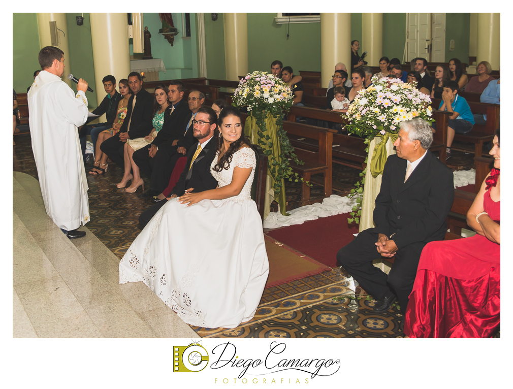 Este foi o casamento da Estela e Cristiano realizado na igreja Catedral de Caçador no dia 16 de abril de 2016.  Veja o vídeo e as fotos deste lindo casamento. Obrigado ao casal pela confiança, parabéns pela linda família