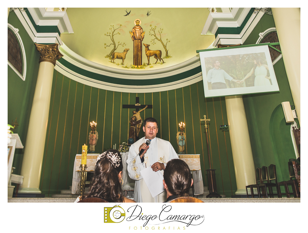 Este foi o casamento da Estela e Cristiano realizado na igreja Catedral de Caçador no dia 16 de abril de 2016.  Veja o vídeo e as fotos deste lindo casamento. Obrigado ao casal pela confiança, parabéns pela linda família