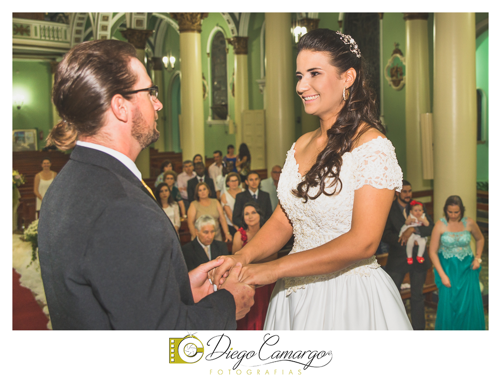 Este foi o casamento da Estela e Cristiano realizado na igreja Catedral de Caçador no dia 16 de abril de 2016.  Veja o vídeo e as fotos deste lindo casamento. Obrigado ao casal pela confiança, parabéns pela linda família