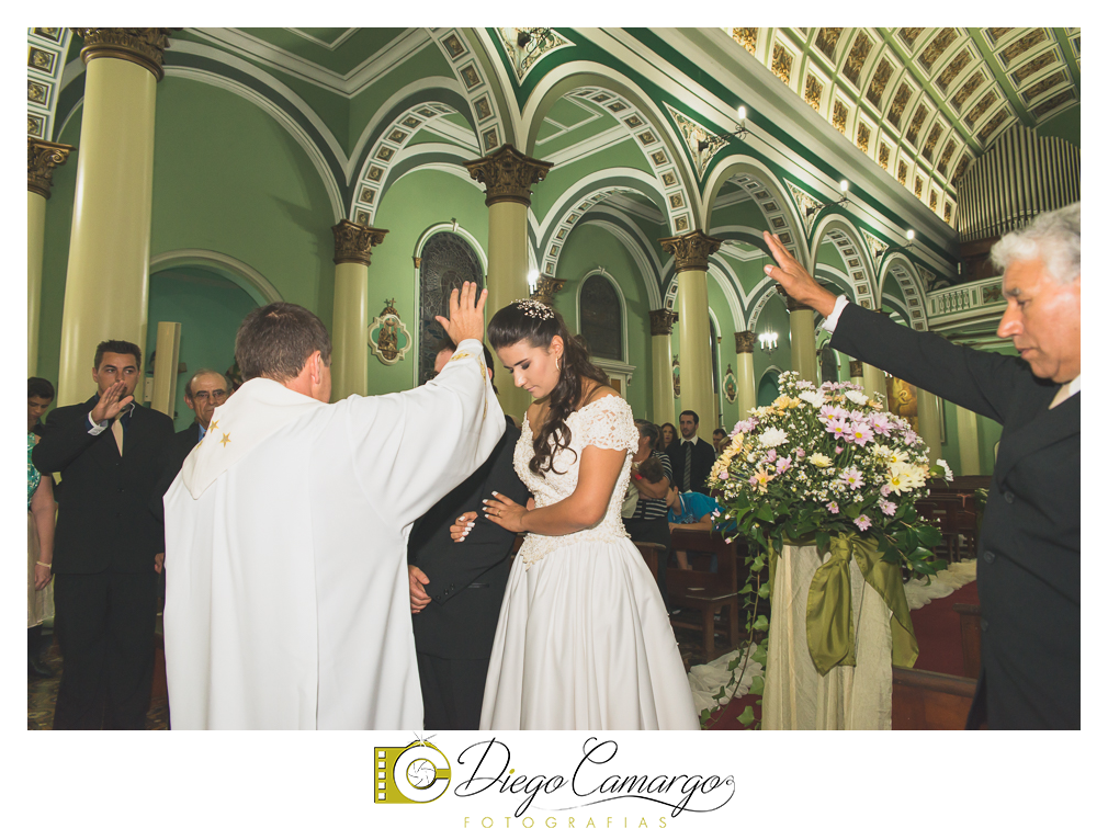 Este foi o casamento da Estela e Cristiano realizado na igreja Catedral de Caçador no dia 16 de abril de 2016.  Veja o vídeo e as fotos deste lindo casamento. Obrigado ao casal pela confiança, parabéns pela linda família