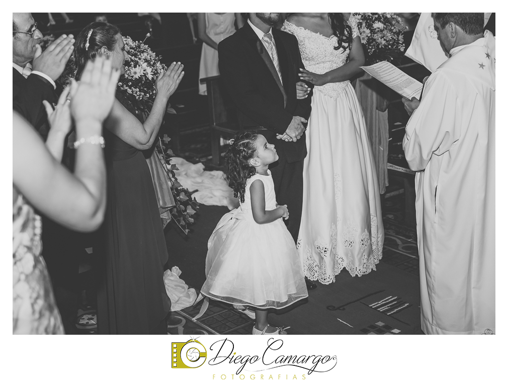 Este foi o casamento da Estela e Cristiano realizado na igreja Catedral de Caçador no dia 16 de abril de 2016.  Veja o vídeo e as fotos deste lindo casamento. Obrigado ao casal pela confiança, parabéns pela linda família