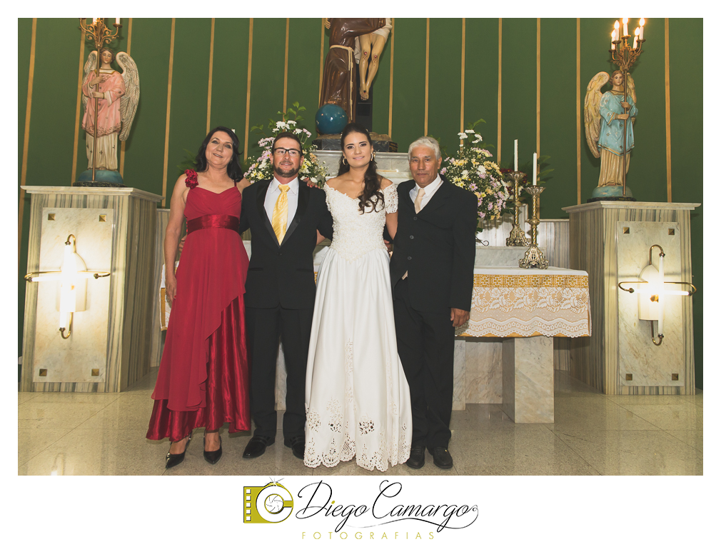 Este foi o casamento da Estela e Cristiano realizado na igreja Catedral de Caçador no dia 16 de abril de 2016.  Veja o vídeo e as fotos deste lindo casamento. Obrigado ao casal pela confiança, parabéns pela linda família