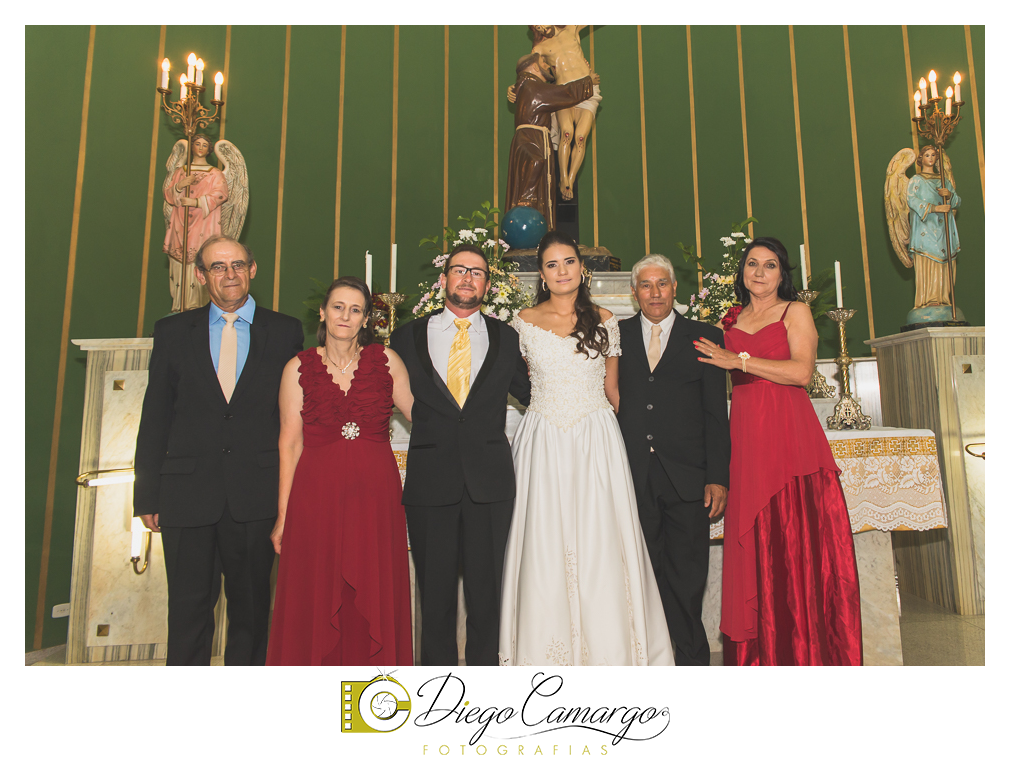 Este foi o casamento da Estela e Cristiano realizado na igreja Catedral de Caçador no dia 16 de abril de 2016.  Veja o vídeo e as fotos deste lindo casamento. Obrigado ao casal pela confiança, parabéns pela linda família