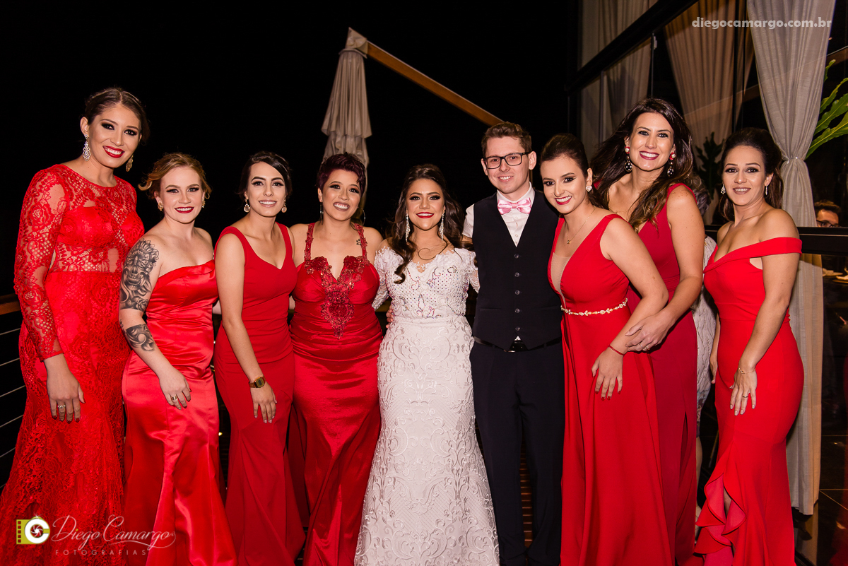 casamento, noivo, pai do noivo, terno, sapato, cinto, vestido, noiva, mae da noiva, brinco, anel, cabelo, maquiagem, salão de beleza, cabeleireiro, flor, buque, rosa, madrinha, ensaio, festa, fotografo, fotografia, caçador, musica, decoração, bolo