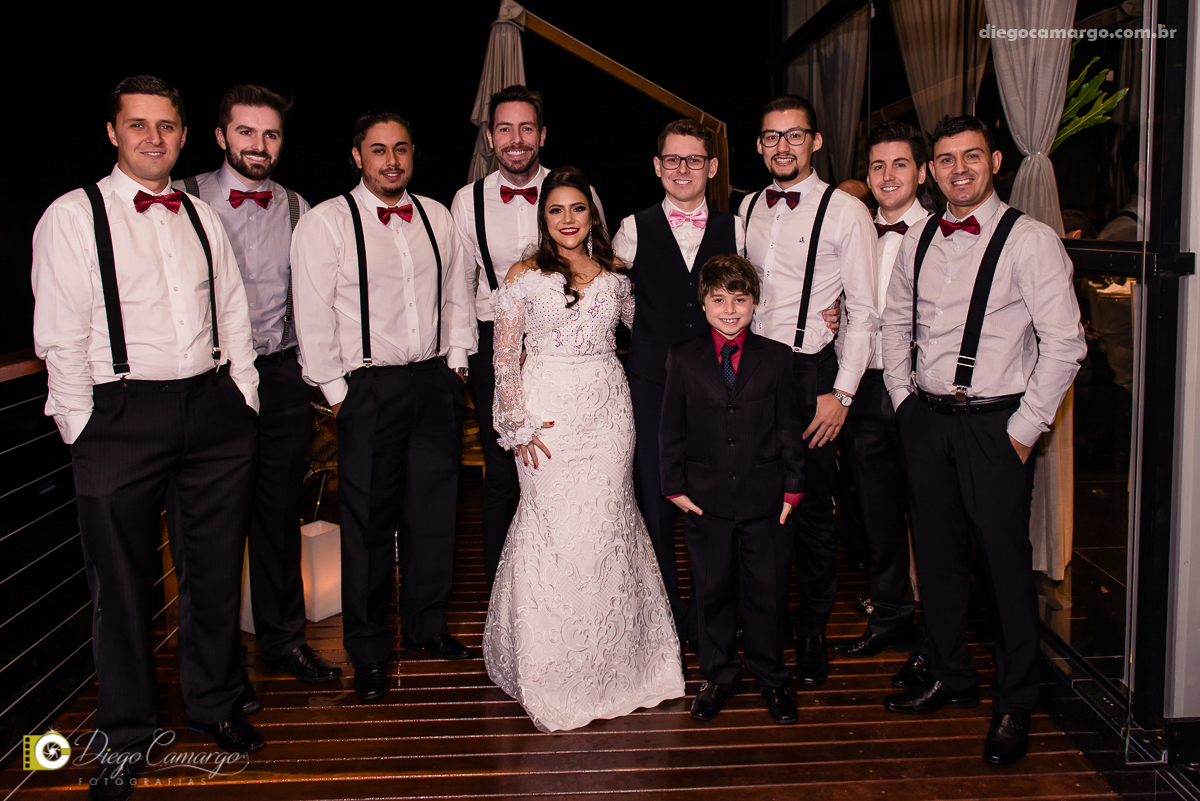 casamento, noivo, pai do noivo, terno, sapato, cinto, vestido, noiva, mae da noiva, brinco, anel, cabelo, maquiagem, salão de beleza, cabeleireiro, flor, buque, rosa, madrinha, ensaio, festa, fotografo, fotografia, caçador, musica, decoração, bolo