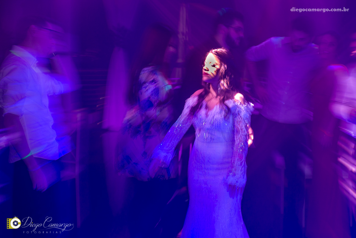 casamento, noivo, pai do noivo, terno, sapato, cinto, vestido, noiva, mae da noiva, brinco, anel, cabelo, maquiagem, salão de beleza, cabeleireiro, flor, buque, rosa, madrinha, ensaio, festa, fotografo, fotografia, caçador, musica, decoração, bolo