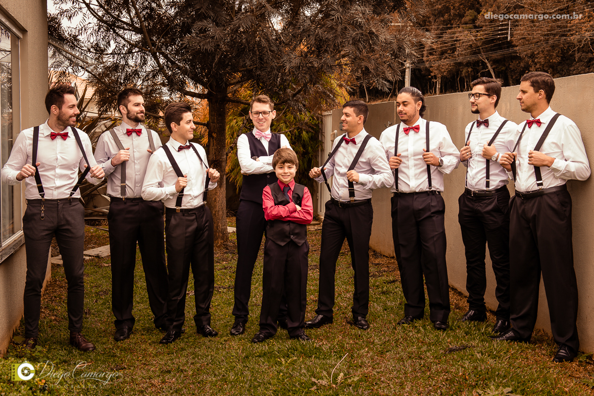 casamento, noivo, pai do noivo, terno, sapato, cinto, vestido, noiva, mae da noiva, brinco, anel, cabelo, maquiagem, salão de beleza, cabeleireiro, flor, buque, rosa, madrinha, ensaio, festa, fotografo, fotografia, caçador, musica, decoração, bolo