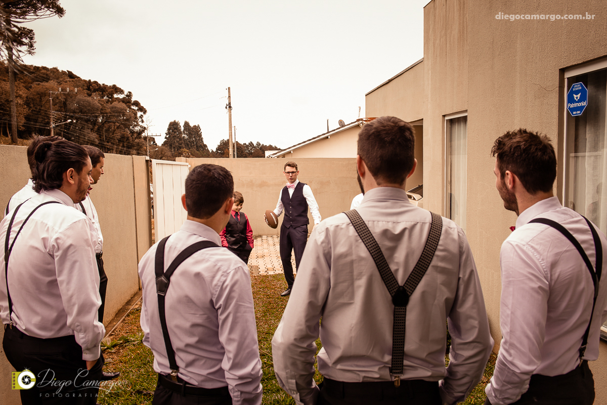 casamento, noivo, pai do noivo, terno, sapato, cinto, vestido, noiva, mae da noiva, brinco, anel, cabelo, maquiagem, salão de beleza, cabeleireiro, flor, buque, rosa, madrinha, ensaio, festa, fotografo, fotografia, caçador, musica, decoração, bolo