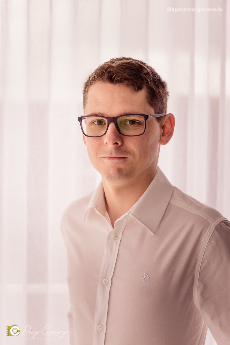 casamento, noivo, pai do noivo, terno, sapato, cinto, vestido, noiva, mae da noiva, brinco, anel, cabelo, maquiagem, salão de beleza, cabeleireiro, flor, buque, rosa, madrinha, ensaio, festa, fotografo, fotografia, caçador, musica, decoração, bolo