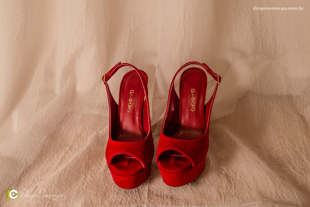 casamento, noivo, pai do noivo, terno, sapato, cinto, vestido, noiva, mae da noiva, brinco, anel, cabelo, maquiagem, salão de beleza, cabeleireiro, flor, buque, rosa, madrinha, ensaio, festa, fotografo, fotografia, caçador, musica, decoração, bolo