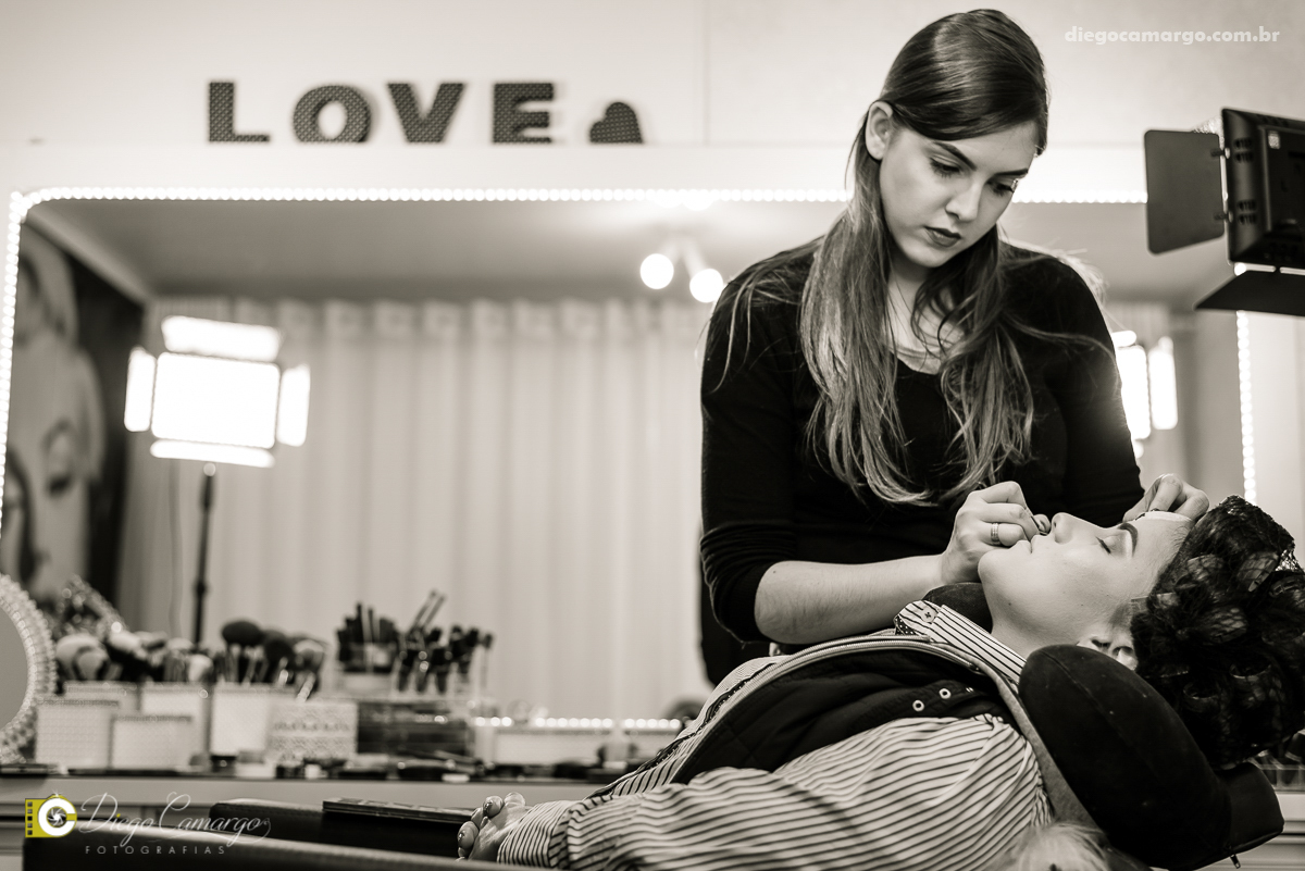 casamento, noivo, pai do noivo, terno, sapato, cinto, vestido, noiva, mae da noiva, brinco, anel, cabelo, maquiagem, salão de beleza, cabeleireiro, flor, buque, rosa, madrinha, ensaio, festa, fotografo, fotografia, caçador, musica, decoração, bolo