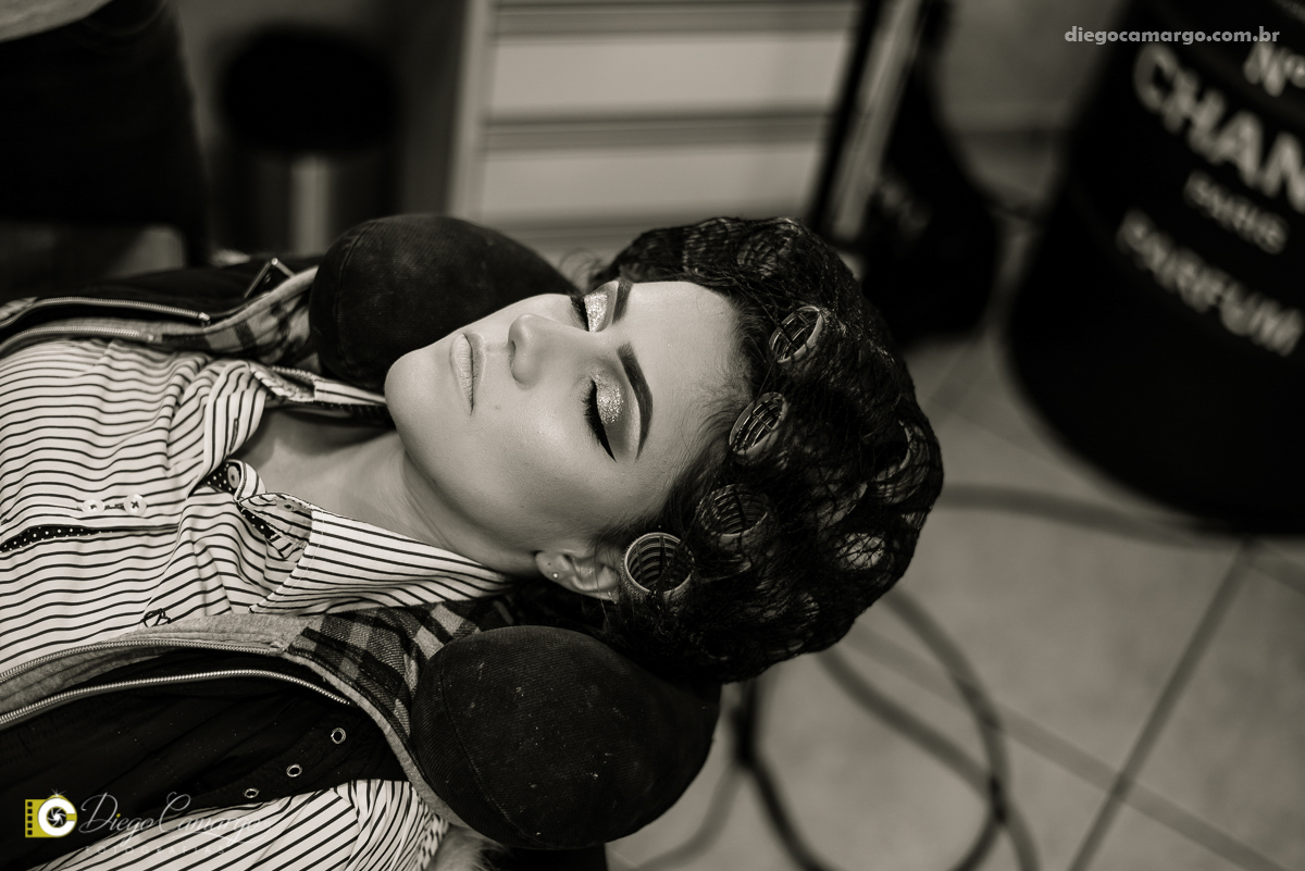 casamento, noivo, pai do noivo, terno, sapato, cinto, vestido, noiva, mae da noiva, brinco, anel, cabelo, maquiagem, salão de beleza, cabeleireiro, flor, buque, rosa, madrinha, ensaio, festa, fotografo, fotografia, caçador, musica, decoração, bolo