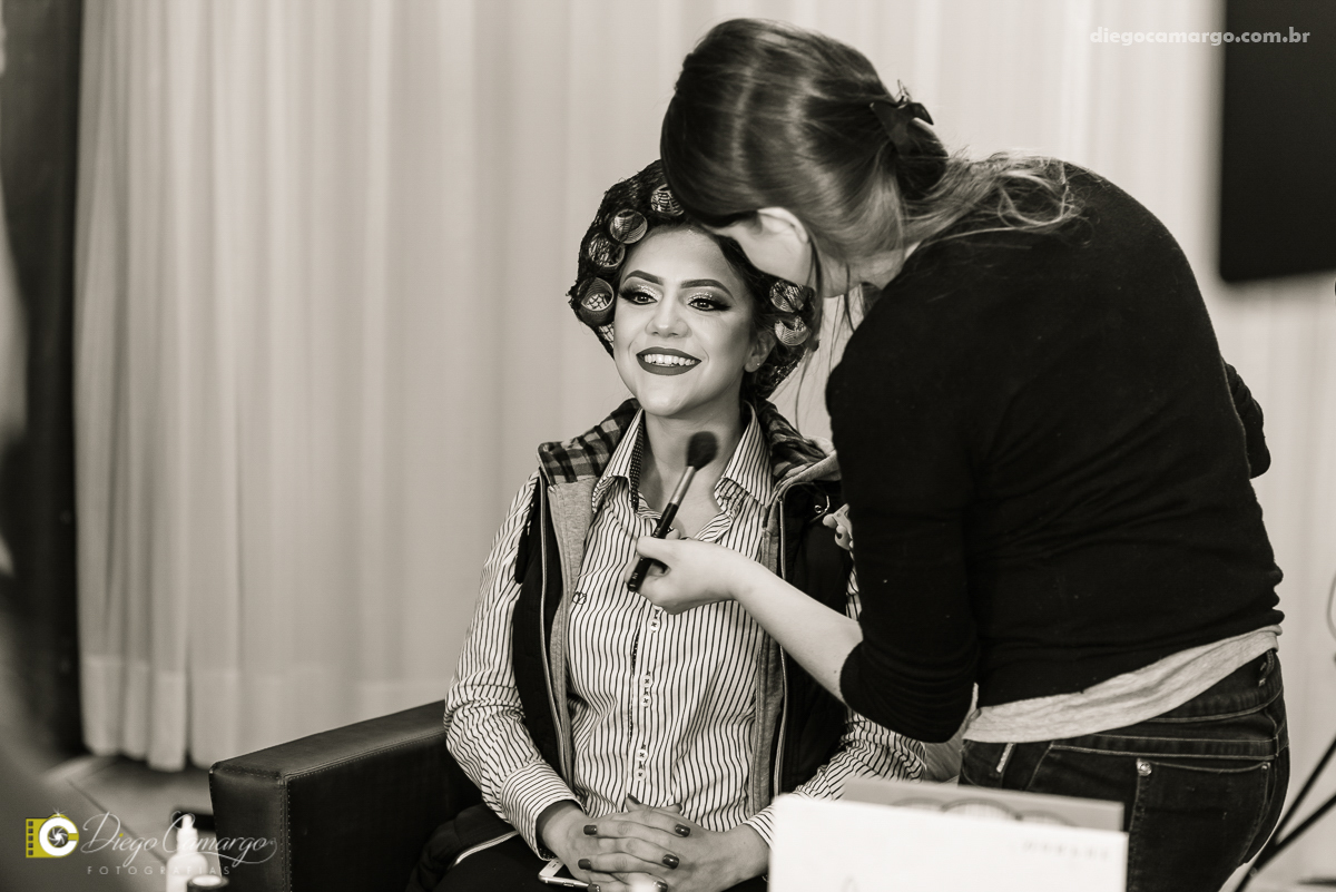 casamento, noivo, pai do noivo, terno, sapato, cinto, vestido, noiva, mae da noiva, brinco, anel, cabelo, maquiagem, salão de beleza, cabeleireiro, flor, buque, rosa, madrinha, ensaio, festa, fotografo, fotografia, caçador, musica, decoração, bolo