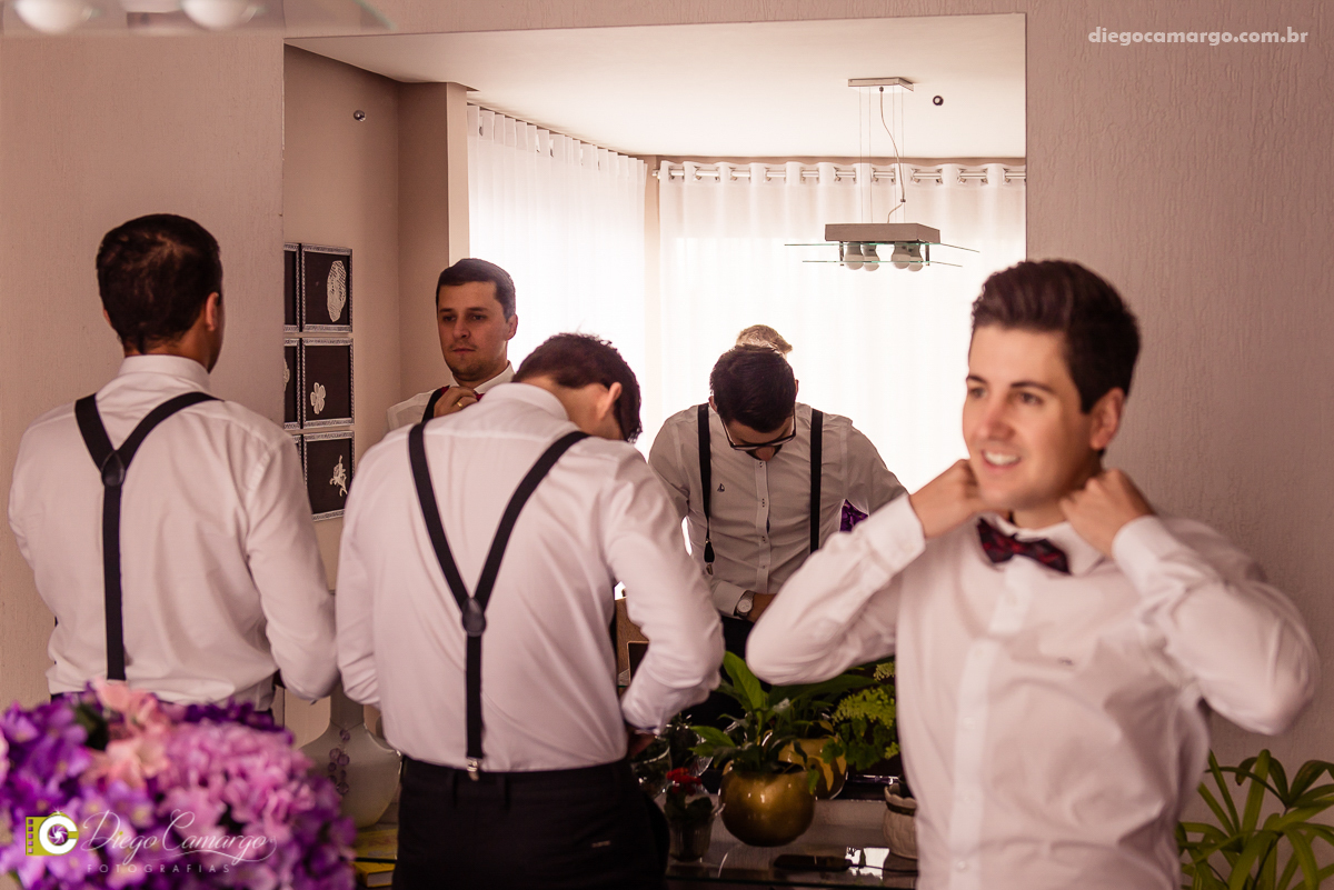 casamento, noivo, pai do noivo, terno, sapato, cinto, vestido, noiva, mae da noiva, brinco, anel, cabelo, maquiagem, salão de beleza, cabeleireiro, flor, buque, rosa, madrinha, ensaio, festa, fotografo, fotografia, caçador, musica, decoração, bolo