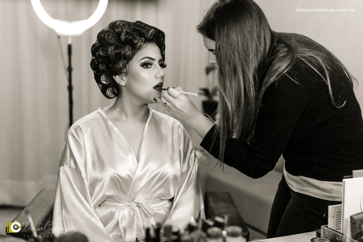 casamento, noivo, pai do noivo, terno, sapato, cinto, vestido, noiva, mae da noiva, brinco, anel, cabelo, maquiagem, salão de beleza, cabeleireiro, flor, buque, rosa, madrinha, ensaio, festa, fotografo, fotografia, caçador, musica, decoração, bolo