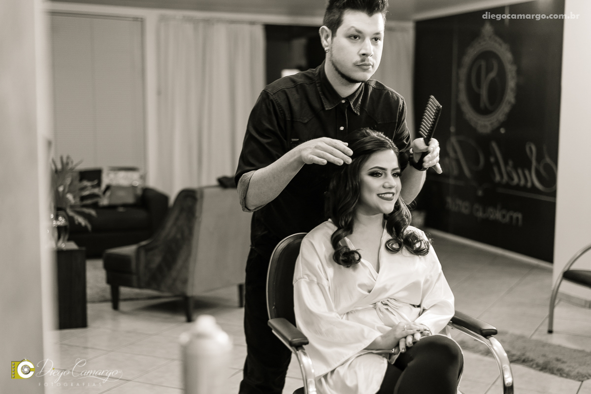 casamento, noivo, pai do noivo, terno, sapato, cinto, vestido, noiva, mae da noiva, brinco, anel, cabelo, maquiagem, salão de beleza, cabeleireiro, flor, buque, rosa, madrinha, ensaio, festa, fotografo, fotografia, caçador, musica, decoração, bolo