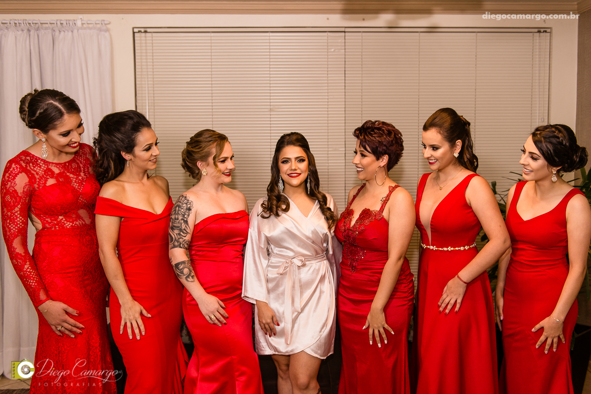 casamento, noivo, pai do noivo, terno, sapato, cinto, vestido, noiva, mae da noiva, brinco, anel, cabelo, maquiagem, salão de beleza, cabeleireiro, flor, buque, rosa, madrinha, ensaio, festa, fotografo, fotografia, caçador, musica, decoração, bolo