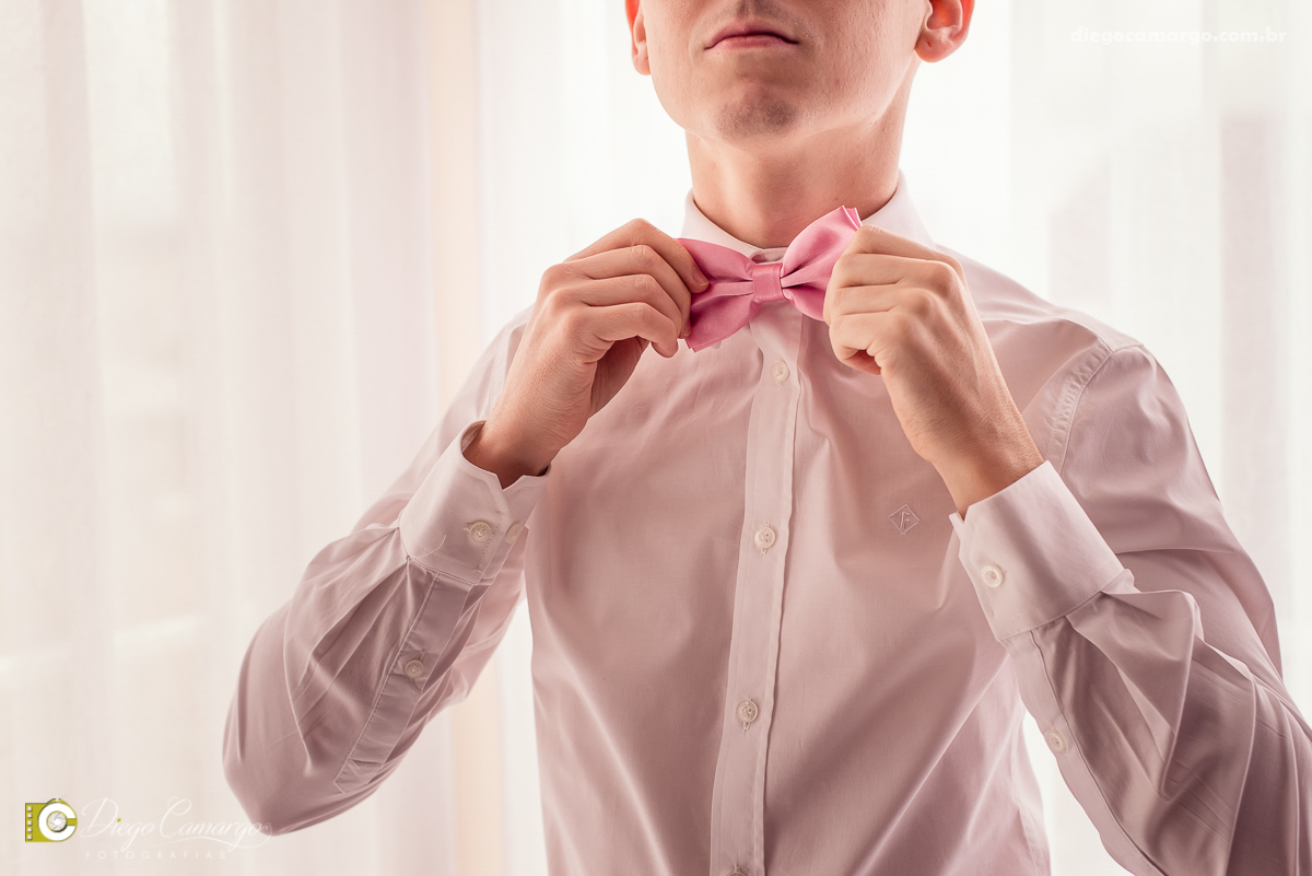 casamento, noivo, pai do noivo, terno, sapato, cinto, vestido, noiva, mae da noiva, brinco, anel, cabelo, maquiagem, salão de beleza, cabeleireiro, flor, buque, rosa, madrinha, ensaio, festa, fotografo, fotografia, caçador, musica, decoração, bolo