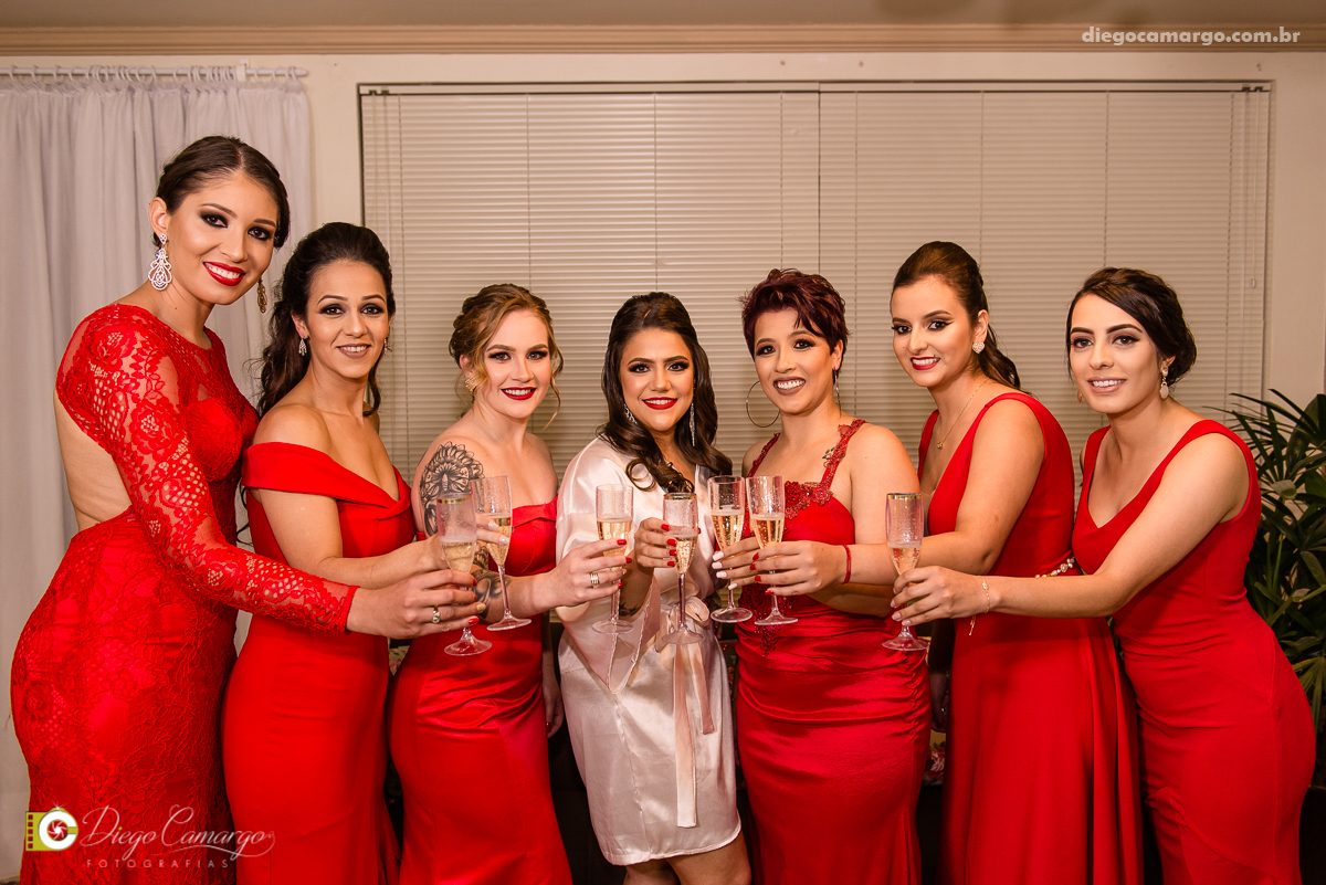 casamento, noivo, pai do noivo, terno, sapato, cinto, vestido, noiva, mae da noiva, brinco, anel, cabelo, maquiagem, salão de beleza, cabeleireiro, flor, buque, rosa, madrinha, ensaio, festa, fotografo, fotografia, caçador, musica, decoração, bolo