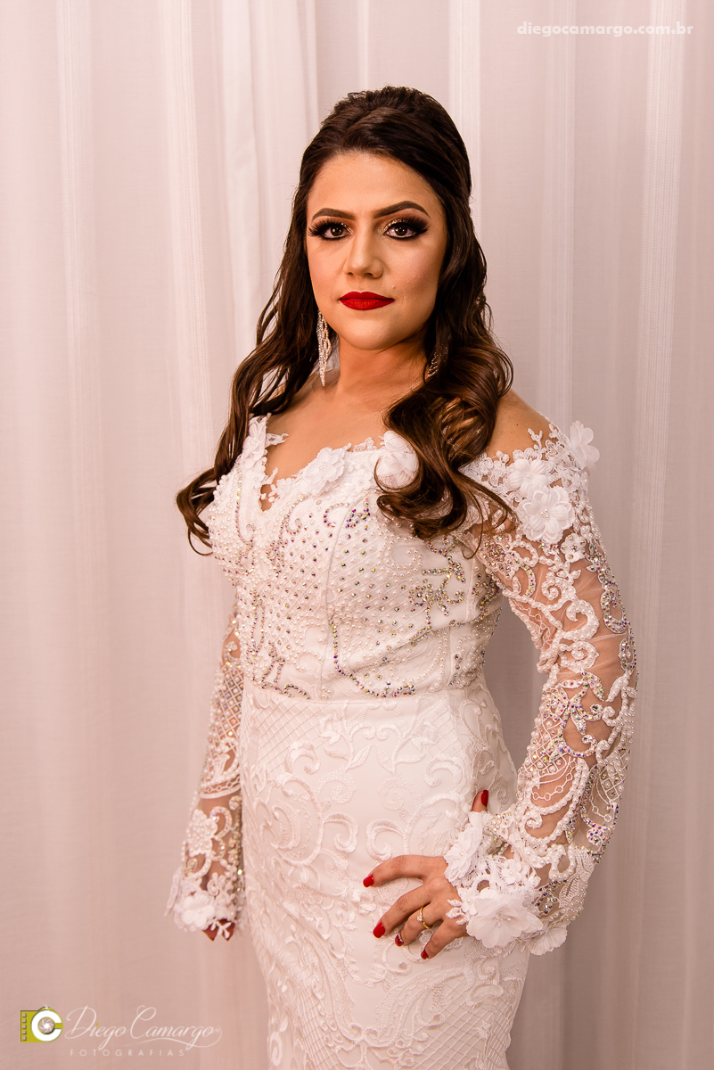 casamento, noivo, pai do noivo, terno, sapato, cinto, vestido, noiva, mae da noiva, brinco, anel, cabelo, maquiagem, salão de beleza, cabeleireiro, flor, buque, rosa, madrinha, ensaio, festa, fotografo, fotografia, caçador, musica, decoração, bolo