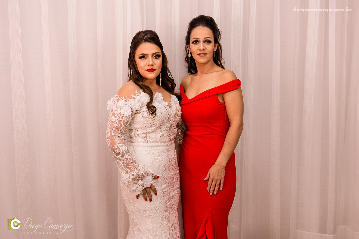 casamento, noivo, pai do noivo, terno, sapato, cinto, vestido, noiva, mae da noiva, brinco, anel, cabelo, maquiagem, salão de beleza, cabeleireiro, flor, buque, rosa, madrinha, ensaio, festa, fotografo, fotografia, caçador, musica, decoração, bolo