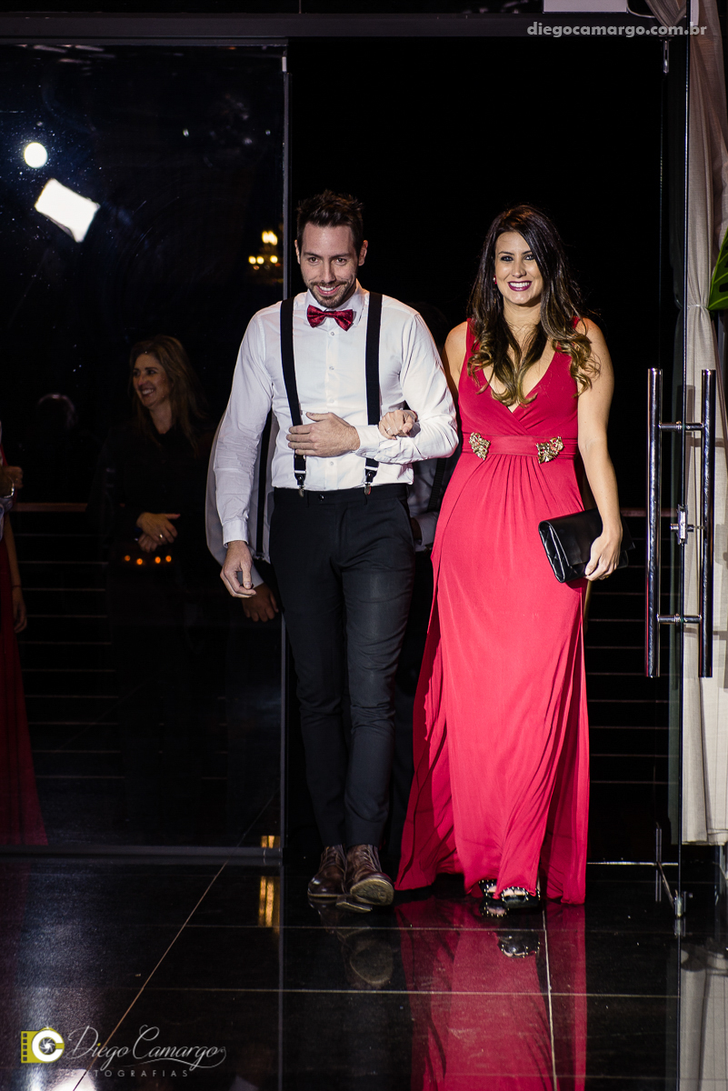 casamento, noivo, pai do noivo, terno, sapato, cinto, vestido, noiva, mae da noiva, brinco, anel, cabelo, maquiagem, salão de beleza, cabeleireiro, flor, buque, rosa, madrinha, ensaio, festa, fotografo, fotografia, caçador, musica, decoração, bolo