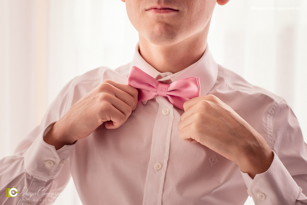 casamento, noivo, pai do noivo, terno, sapato, cinto, vestido, noiva, mae da noiva, brinco, anel, cabelo, maquiagem, salão de beleza, cabeleireiro, flor, buque, rosa, madrinha, ensaio, festa, fotografo, fotografia, caçador, musica, decoração, bolo