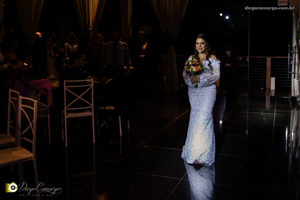 casamento, noivo, pai do noivo, terno, sapato, cinto, vestido, noiva, mae da noiva, brinco, anel, cabelo, maquiagem, salão de beleza, cabeleireiro, flor, buque, rosa, madrinha, ensaio, festa, fotografo, fotografia, caçador, musica, decoração, bolo