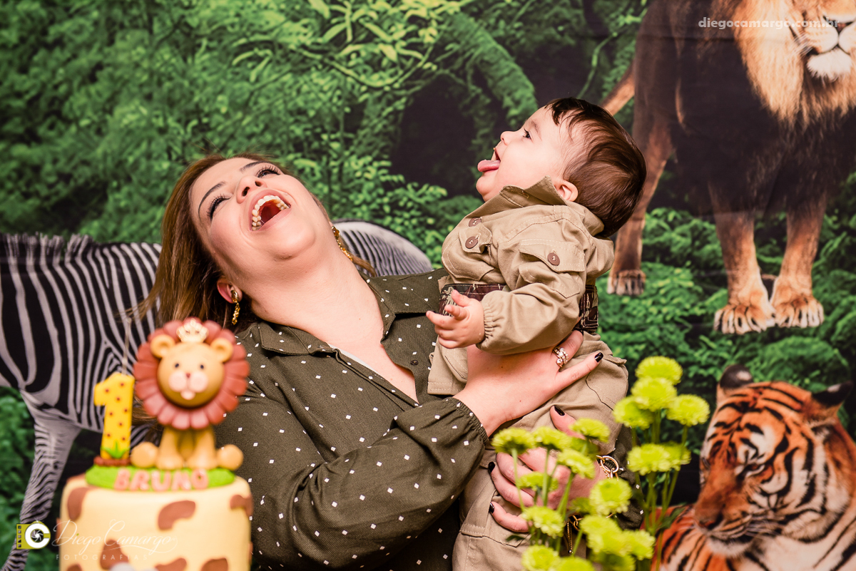 aniversário, bruno, espuleto, festa, decoração, caçador, selva, animais, floresta, brincadeira, bolo, docinhos, salgadinhos, 