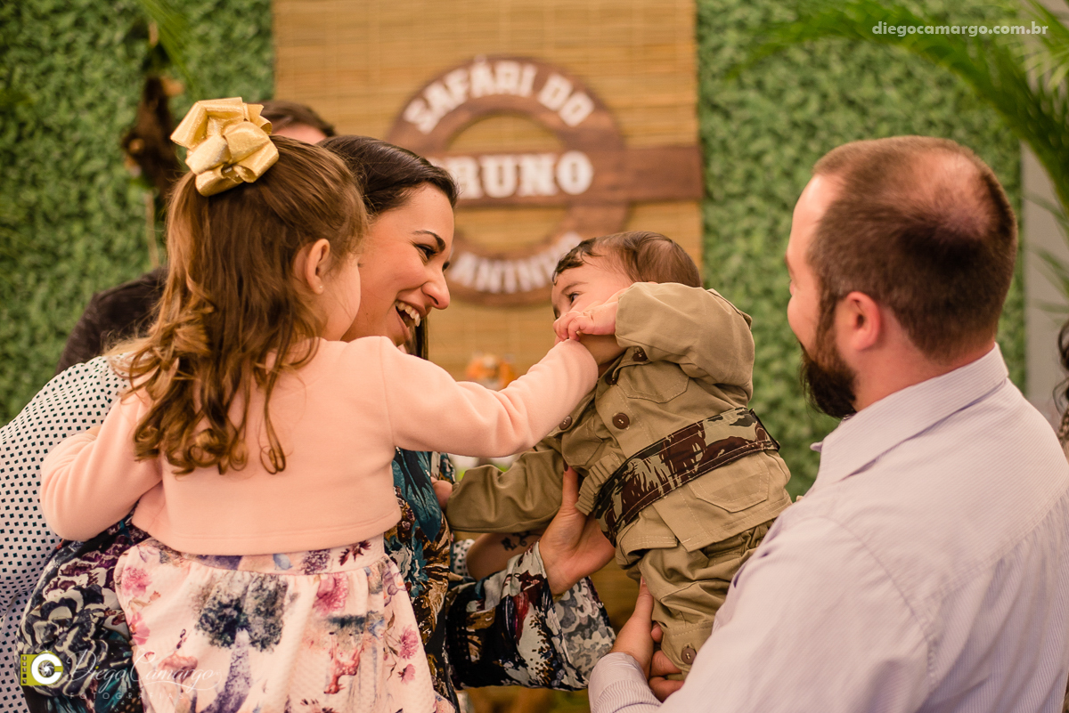 aniversário, bruno, espuleto, festa, decoração, caçador, selva, animais, floresta, brincadeira, bolo, docinhos, salgadinhos, 