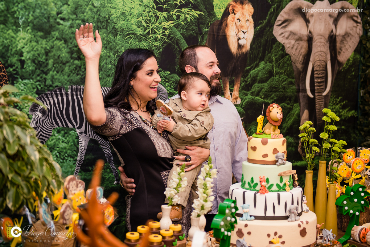 aniversário, bruno, espuleto, festa, decoração, caçador, selva, animais, floresta, brincadeira, bolo, docinhos, salgadinhos, 