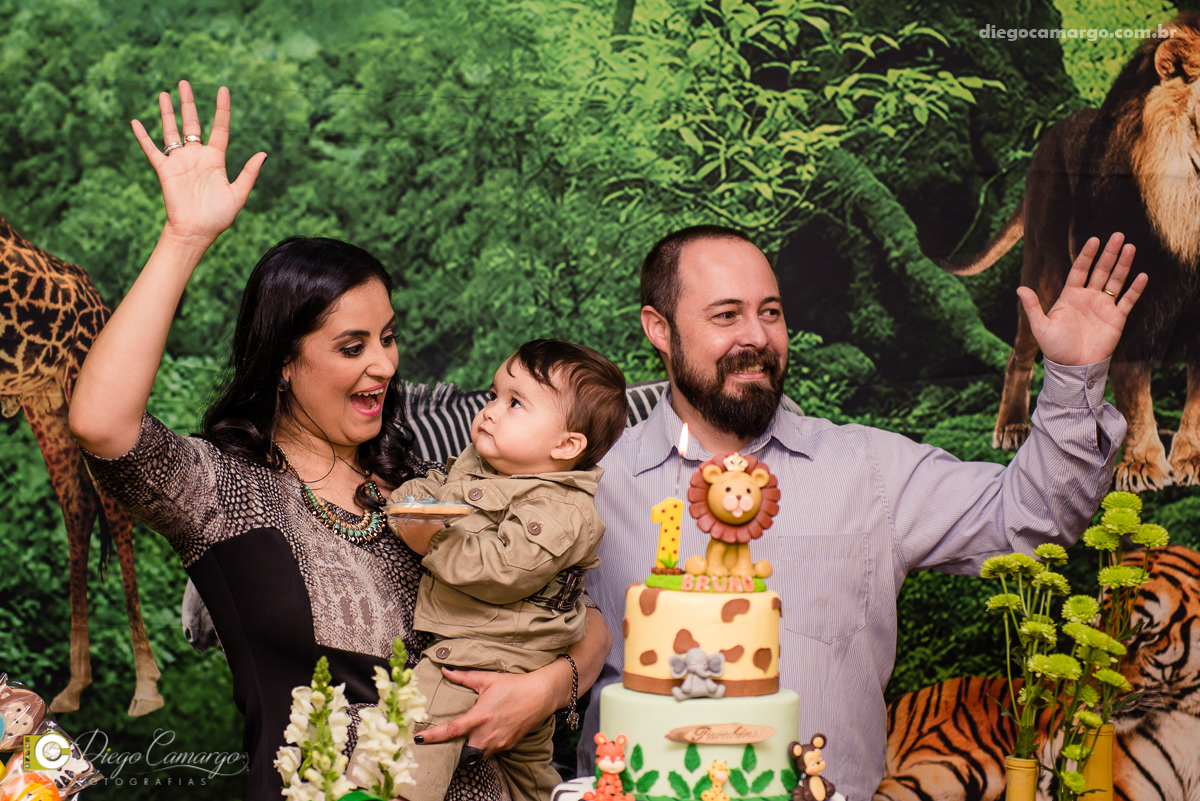 aniversário, bruno, espuleto, festa, decoração, caçador, selva, animais, floresta, brincadeira, bolo, docinhos, salgadinhos, 