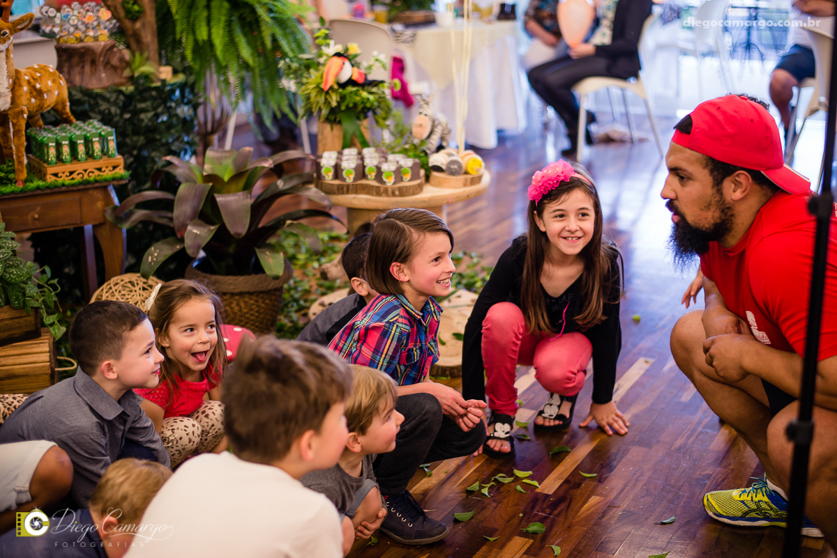 aniversário, bruno, espuleto, festa, decoração, caçador, selva, animais, floresta, brincadeira, bolo, docinhos, salgadinhos, 